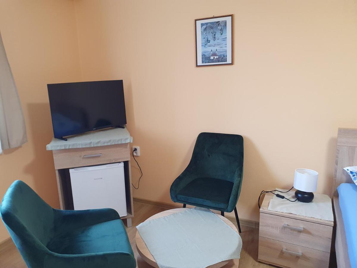 Pension Zeleny Strom Mikulov Dış mekan fotoğraf