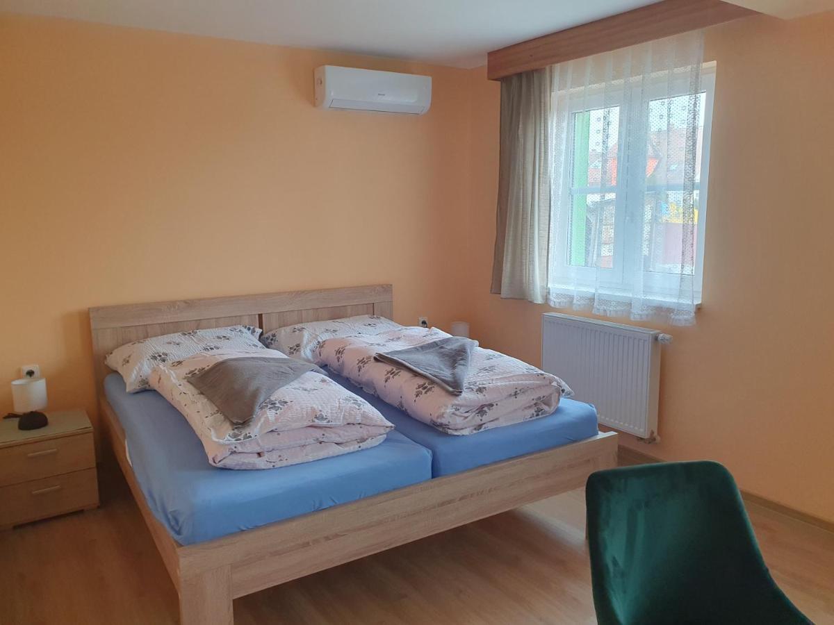 Pension Zeleny Strom Mikulov Dış mekan fotoğraf
