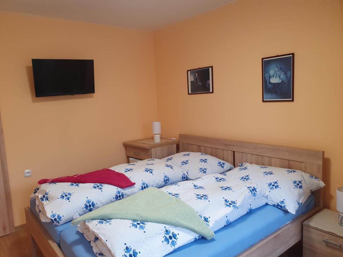 Pension Zeleny Strom Mikulov Dış mekan fotoğraf