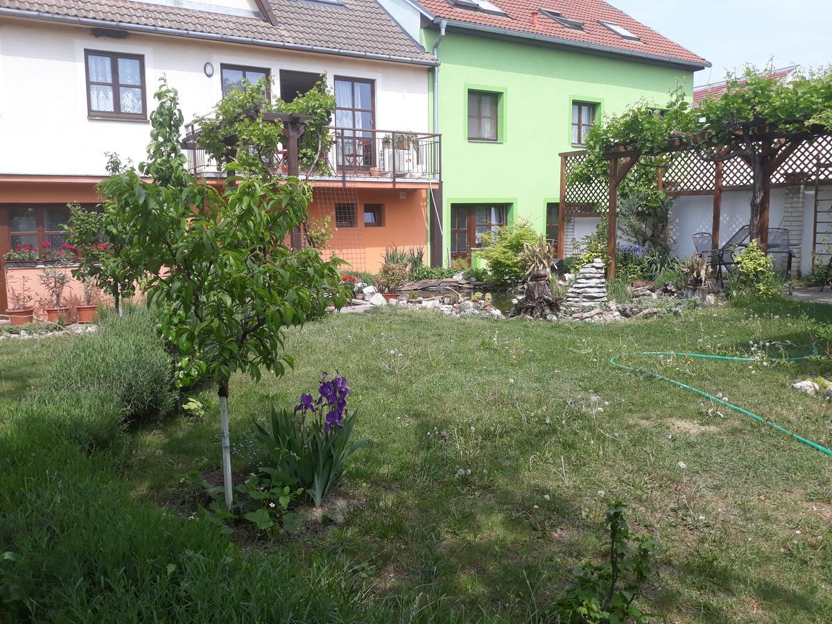 Pension Zeleny Strom Mikulov Dış mekan fotoğraf